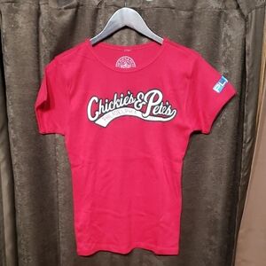 Red Chickie's & Pete's T-Shirt Woman's 100% Cotton Interactive Bar Philadelphia